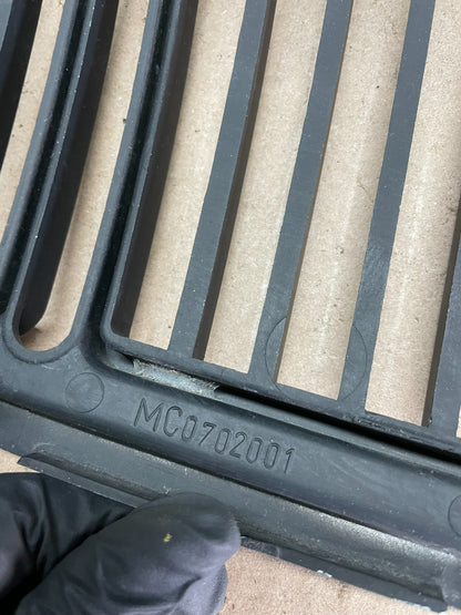 1998 to 2002 Mercury Grand Marquis Front Upper Grill Grille OEM  Z8378 DG8