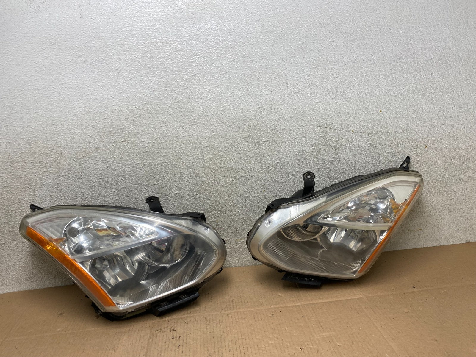 2009-2013 Nissan Rogue Left+Right Side Set Halogen Headlights OEM W0689 DW0