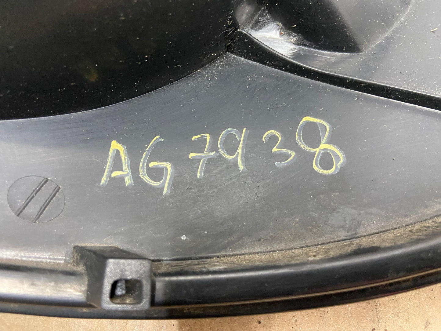 2004 to 2007 Dodge Grand Caravan Left Driver Lh Tail Light AG7938 LK6