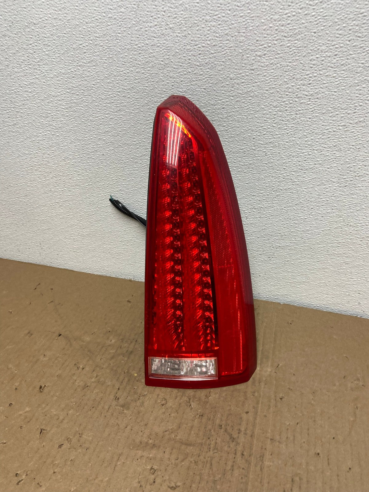 2006 to 2011 Cadillac DTS Right Passenger Rh Side LED Tail light Oem AB6636 LK0