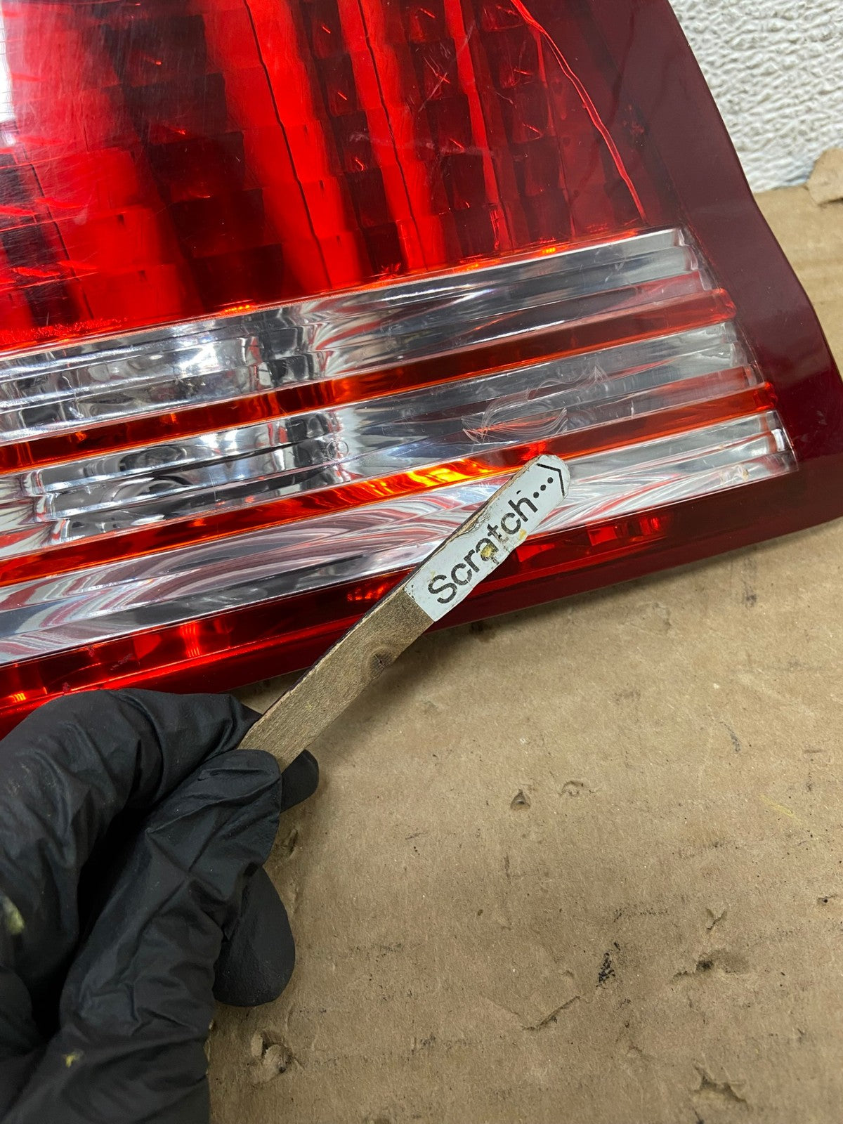 2004 - 2005 Toyota Sienna Left Driver LH Side Inner Tail Light AH9147 LK4