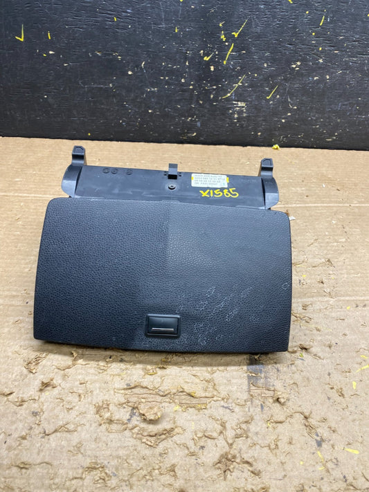 2008-2011 Mercedes W204 C300 Navigation Display Screen Monitor w/Cover X1585 DG0