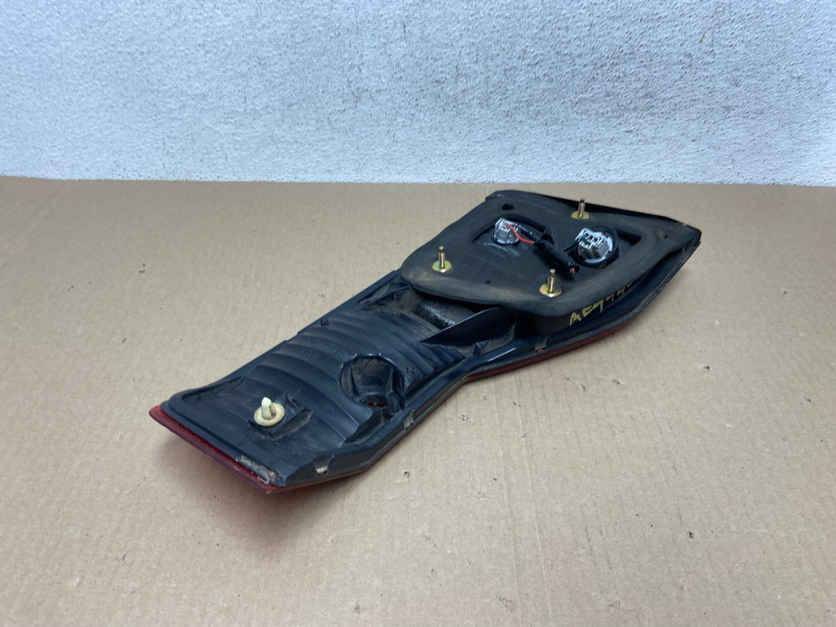 1998 to 2000 Honda Accord Right Passenger Side Inner Tail Light AE9440 LK4