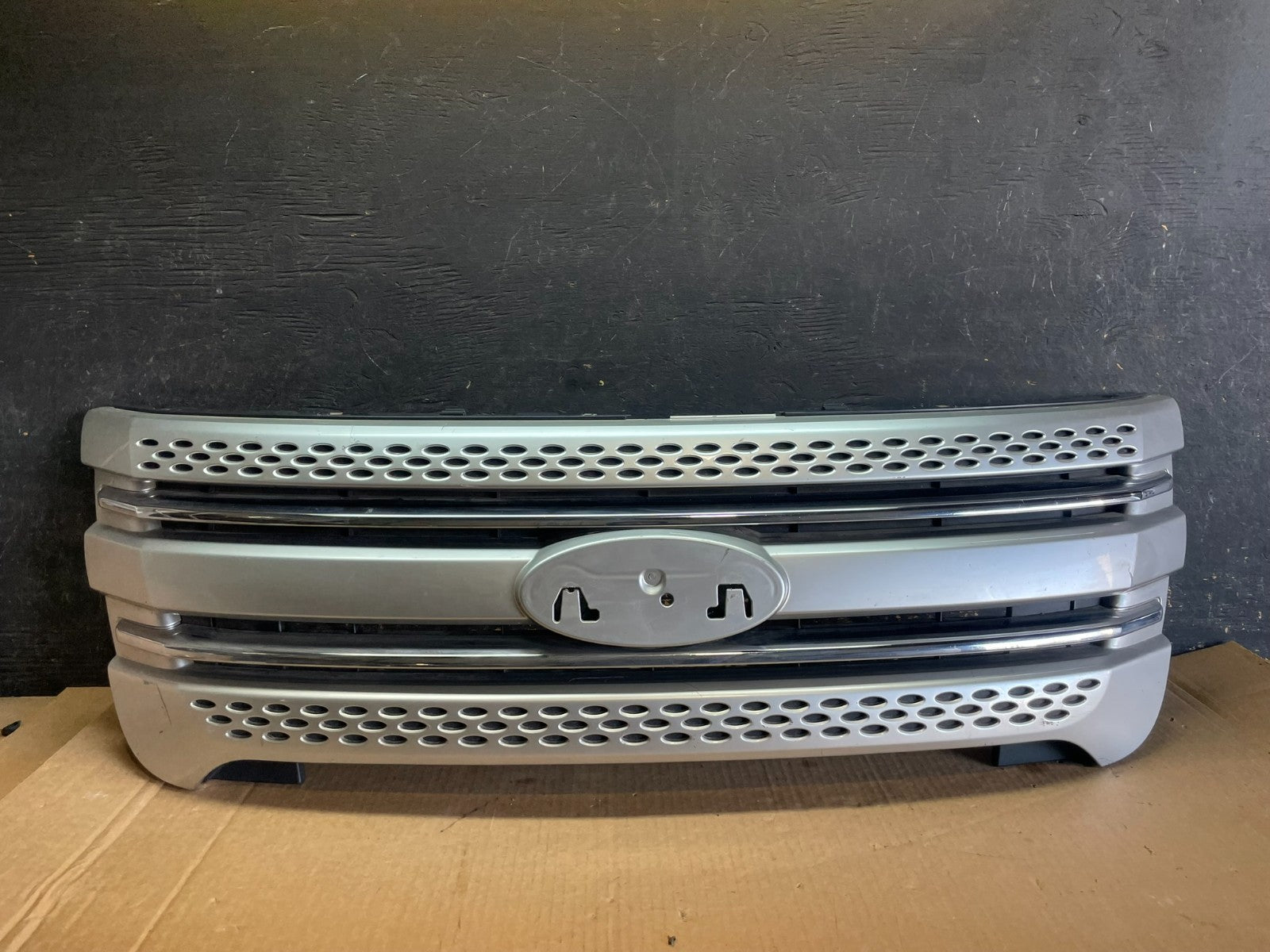 2011 to 2015 Ford Explorer Upper Front Grill Grille Oem ab3003 DG0