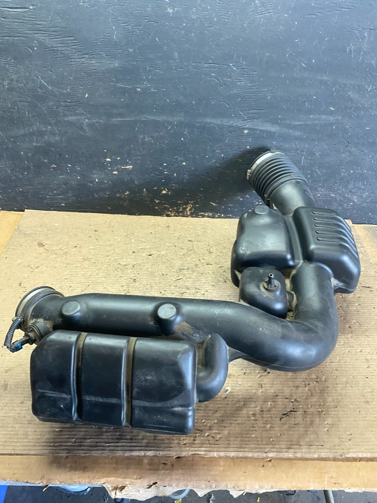 2011 - 2013 Dodge Durango 3.6L Resonator Air Intake Tube OEM  S3594 DG2