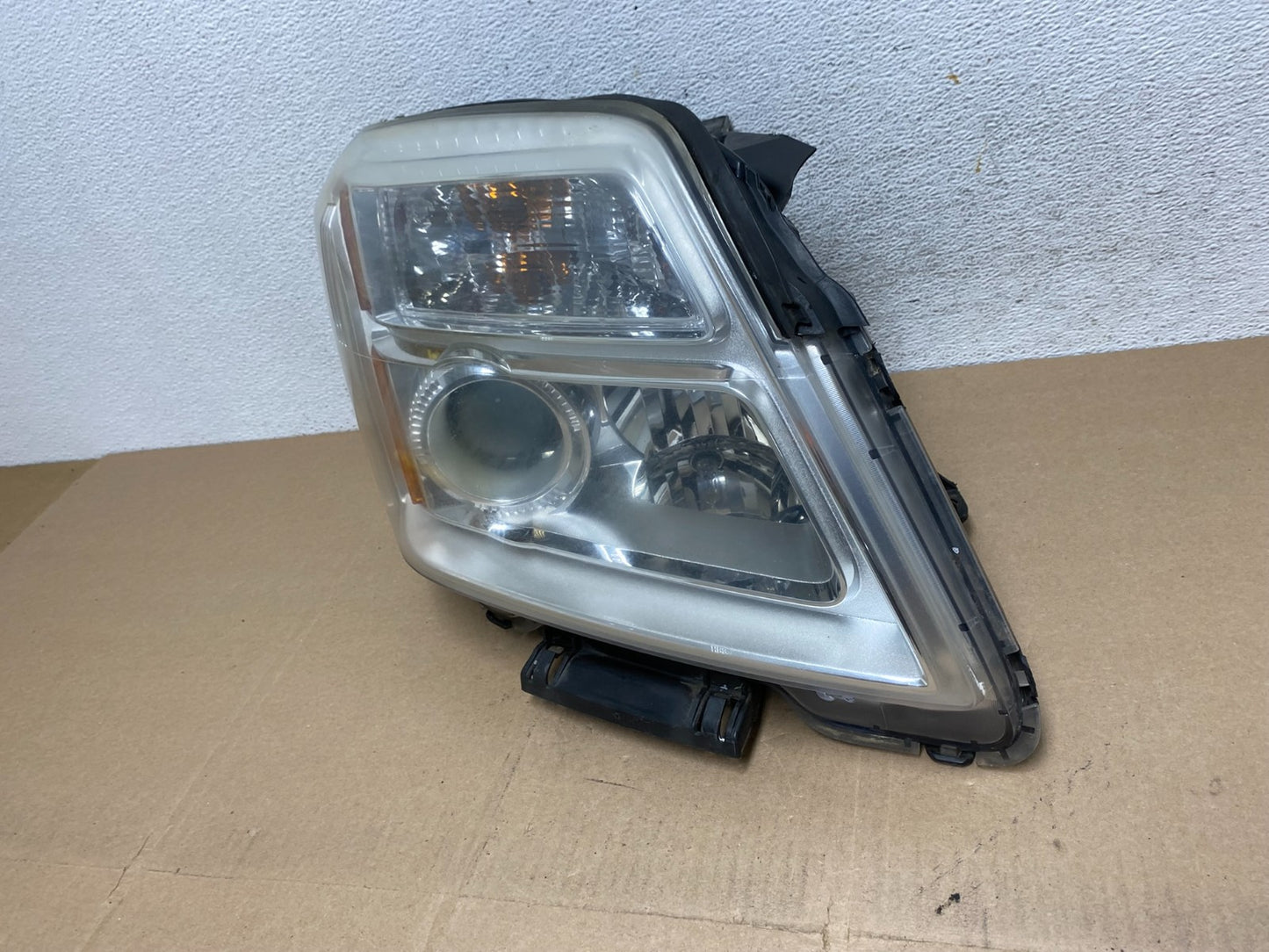 2010 to 2015 GMC Terrain Halogen Passenger Right Rh Side Headlight AE6638 DW1