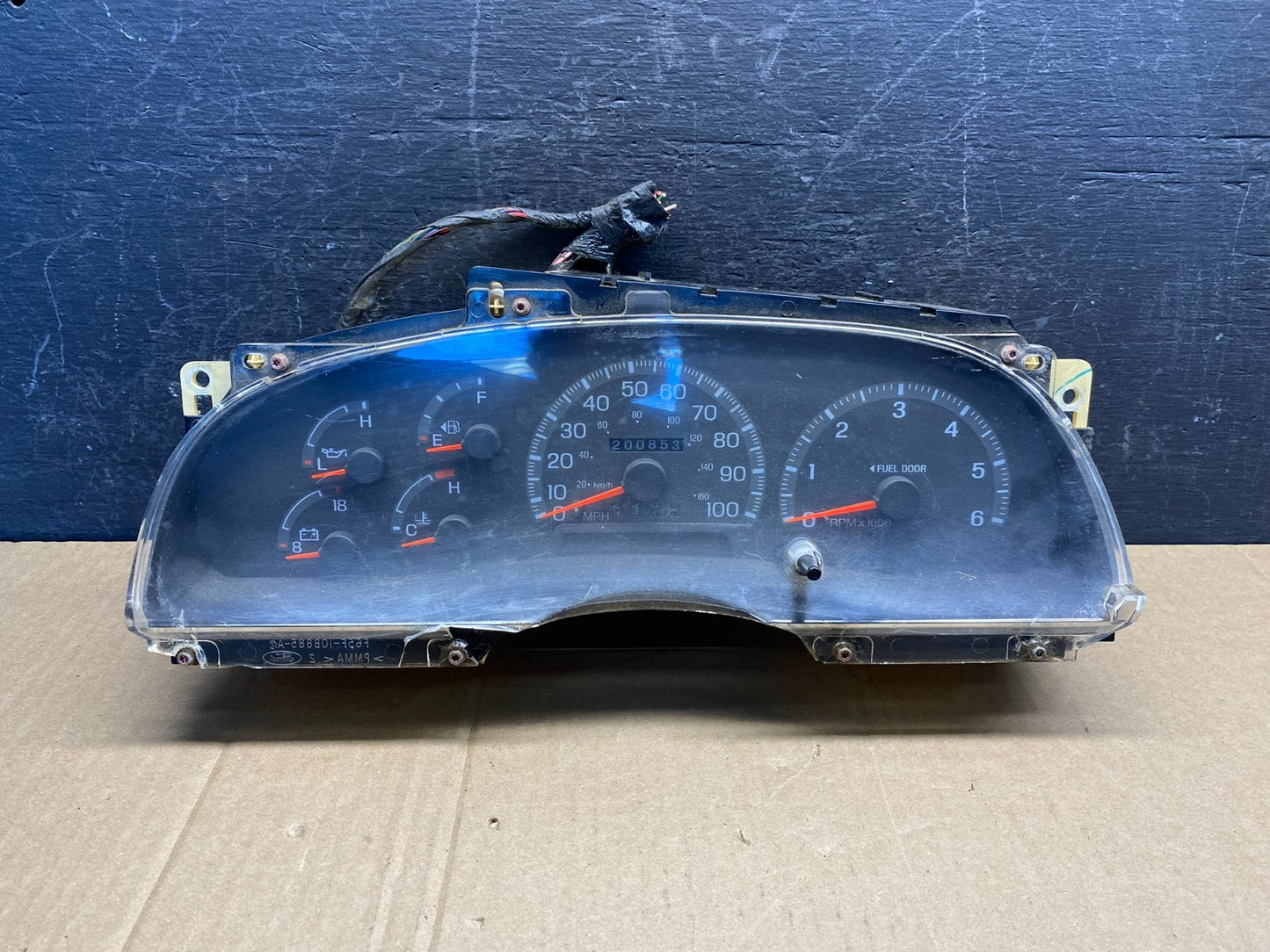 1997 - 1998 Ford F150 F-150 Speedometer Cluster Gauge AG3747 DW0