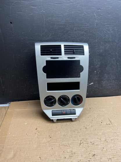 2007 to 2009 Dodge Caliber Dash Radio Center Bezel Climate Dash ag8542 DG0