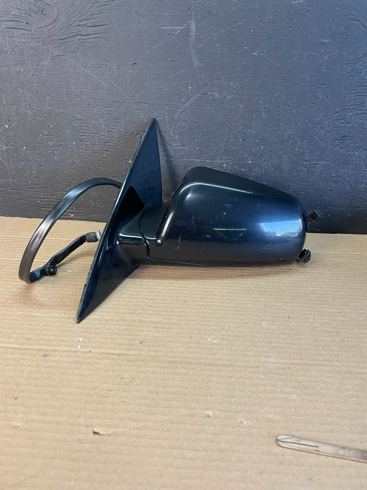 2005 to 2011 Cadillac STS Left Driver LH View Door Mirror AE8610 DW0