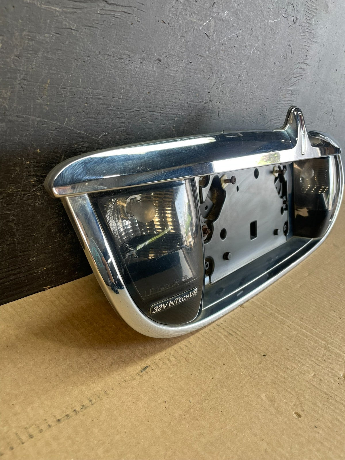 1999-2002 Lincoln Continental License Plate Panel Backup Lights Trim af3750 DG2