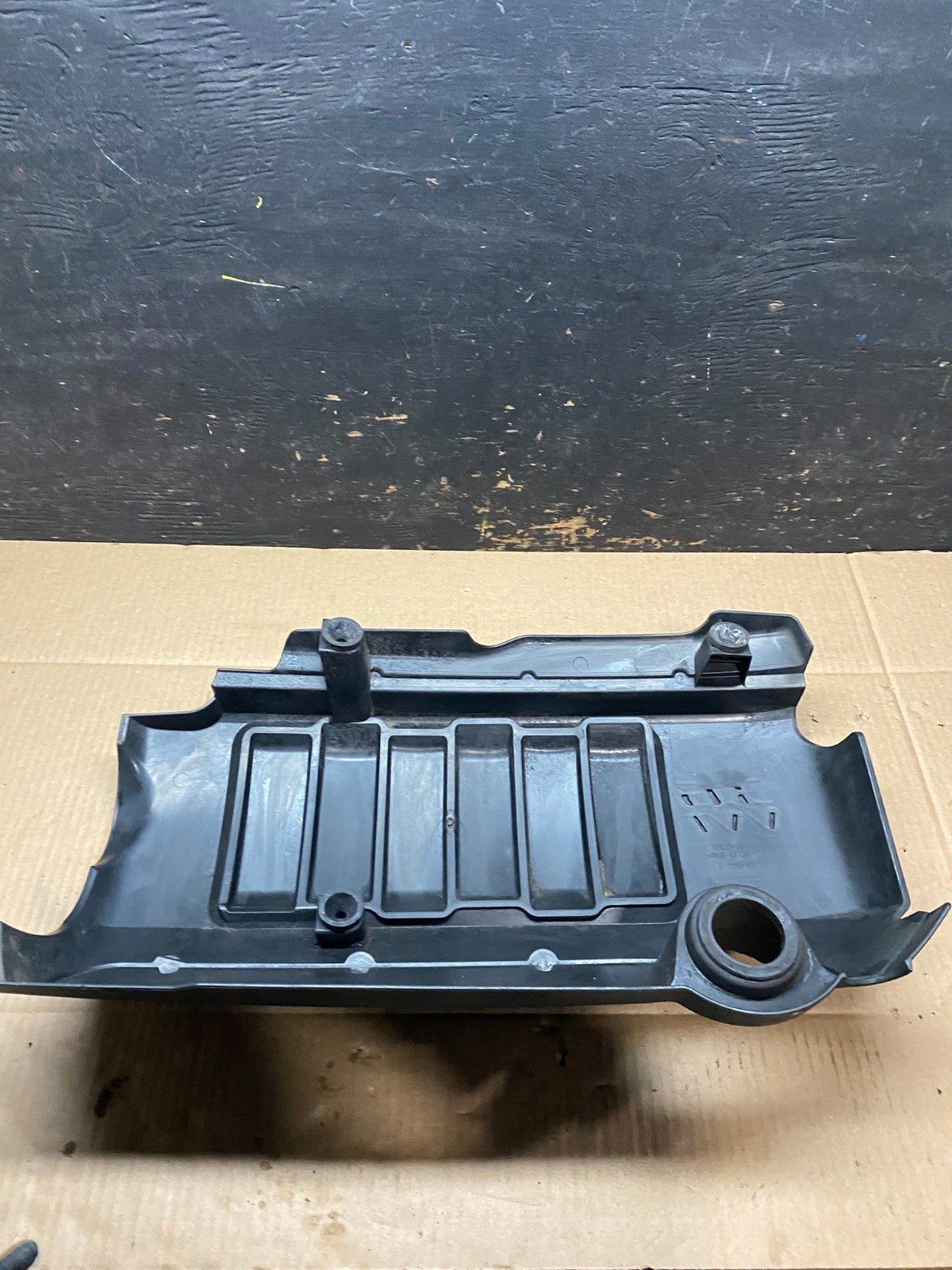 2007 to 2008 GMC Acadia 3.6L VVT Engine Cover Shield OEM T6582 DG5