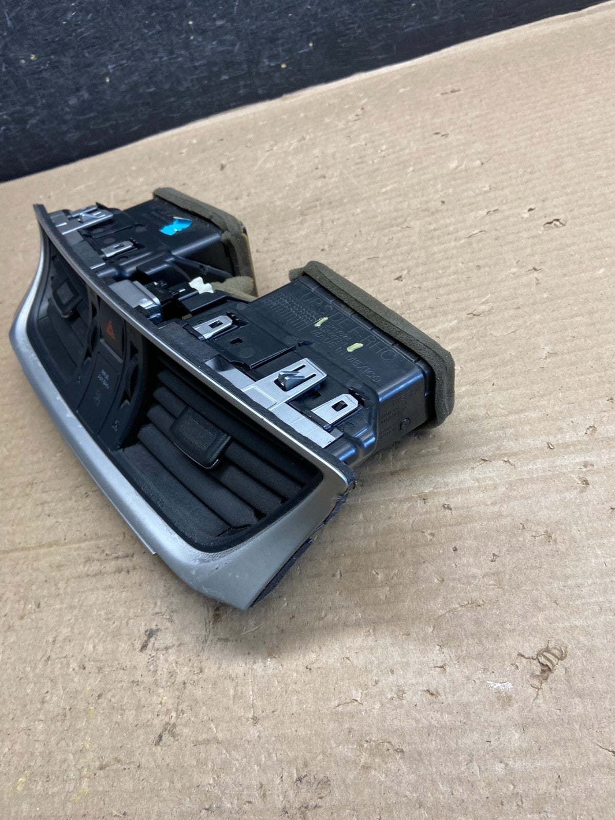 2013 to 2015 Nissan Sentra Air Vents Top Dash Center W/Hazzard Switch AH3806 DG4