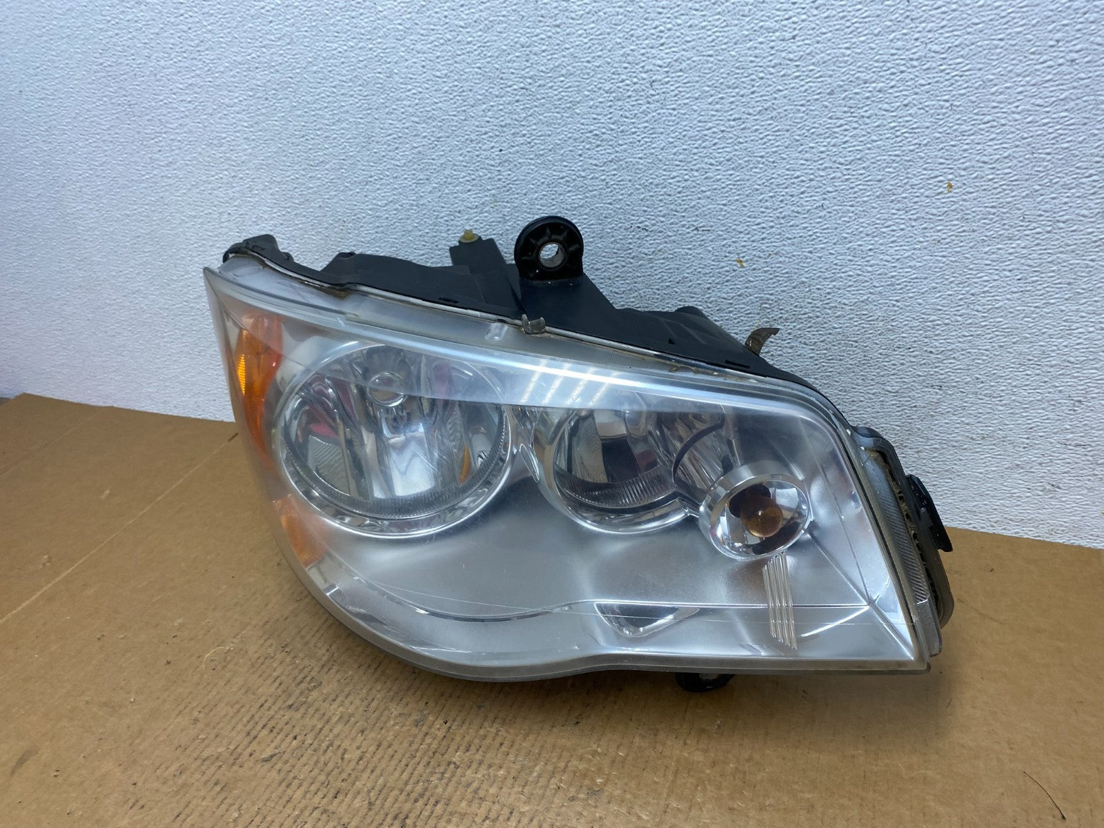 2011 to 2016 Chrysler Town and Country Right Passenger Headlight AE0460 DW1
