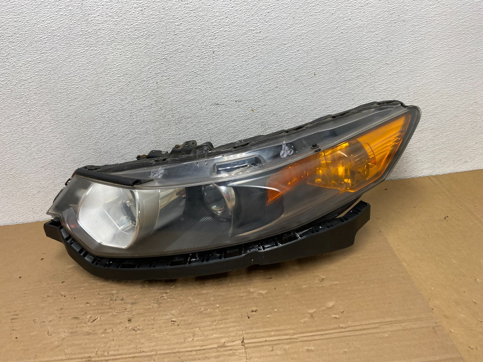 2009-2014 Acura TSX Left Driver LH Xenon HID Headlight AD4266 DW0