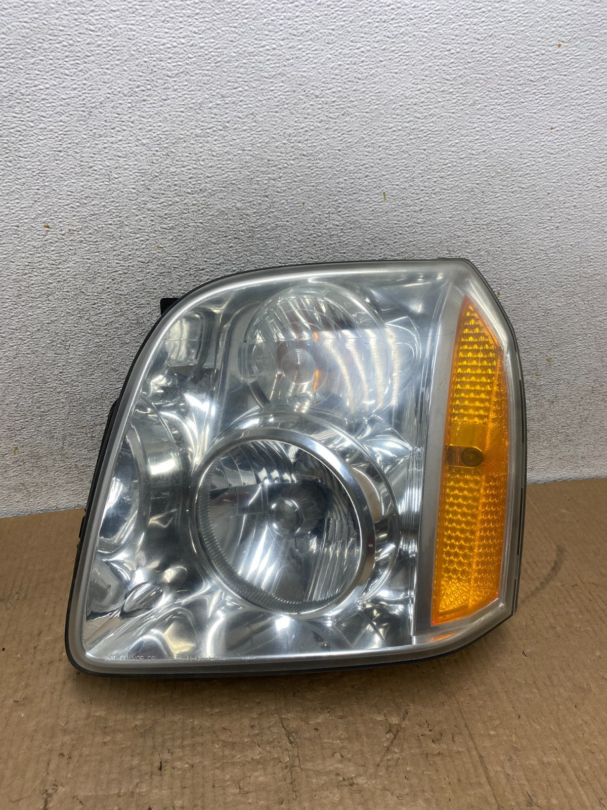 2007-2014 GMC Yukon Halogen Headlight Left Driver LH Side AD8902 DW0