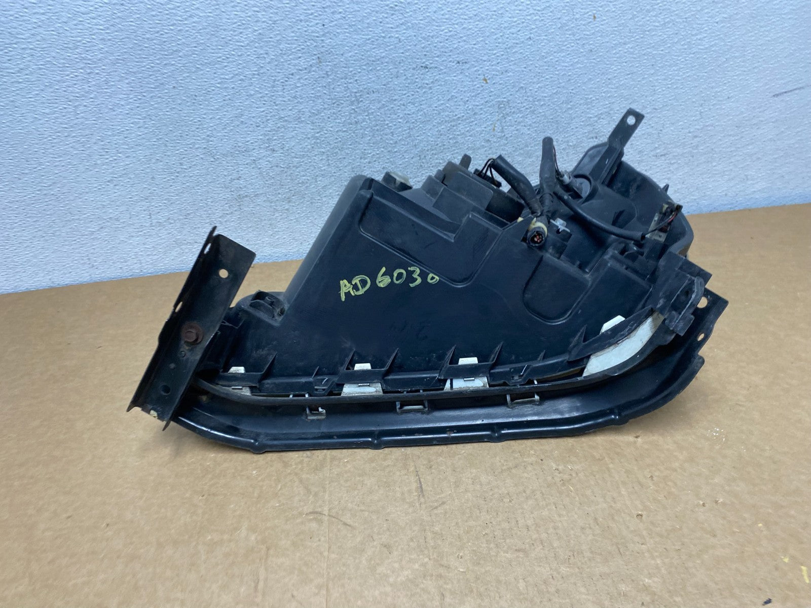 2003 2004 2005 Honda Pilot Right Passenger RH Side Halogen Headlight AD6030 DW6