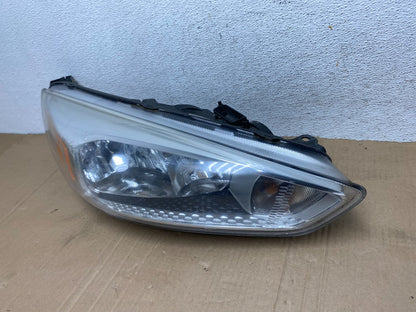 2015-2017 Ford Focus Right Passenger Rh Side Halogen Headlight AE9095 DW1