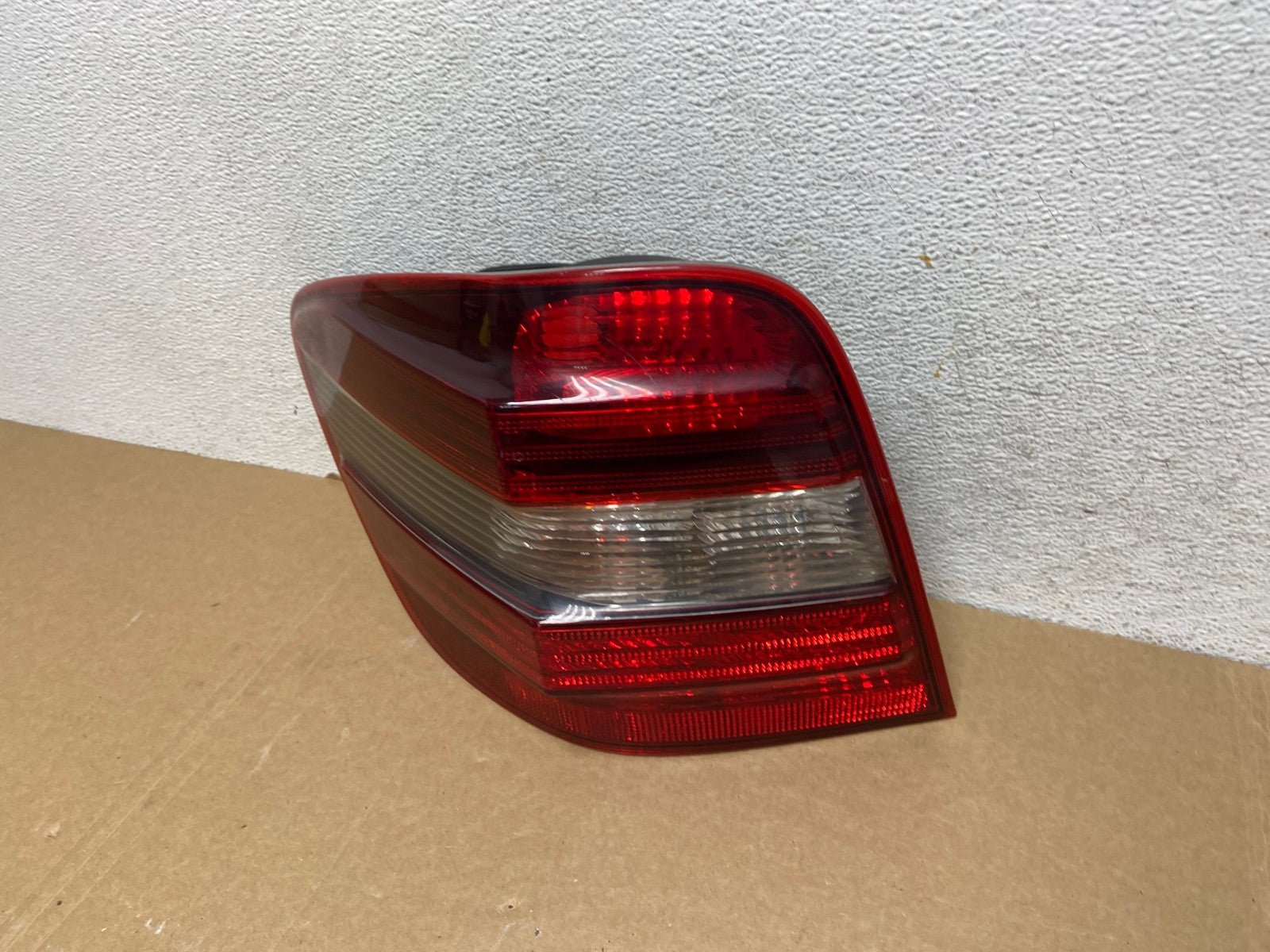 2009 to 2011 Mercedes ML350 ML-Class Left Driver Side LH Tail Light AF9909 LK1