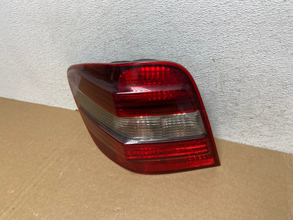 2009 to 2011 Mercedes ML350 ML-Class Left Driver Side LH Tail Light AF9909 LK1