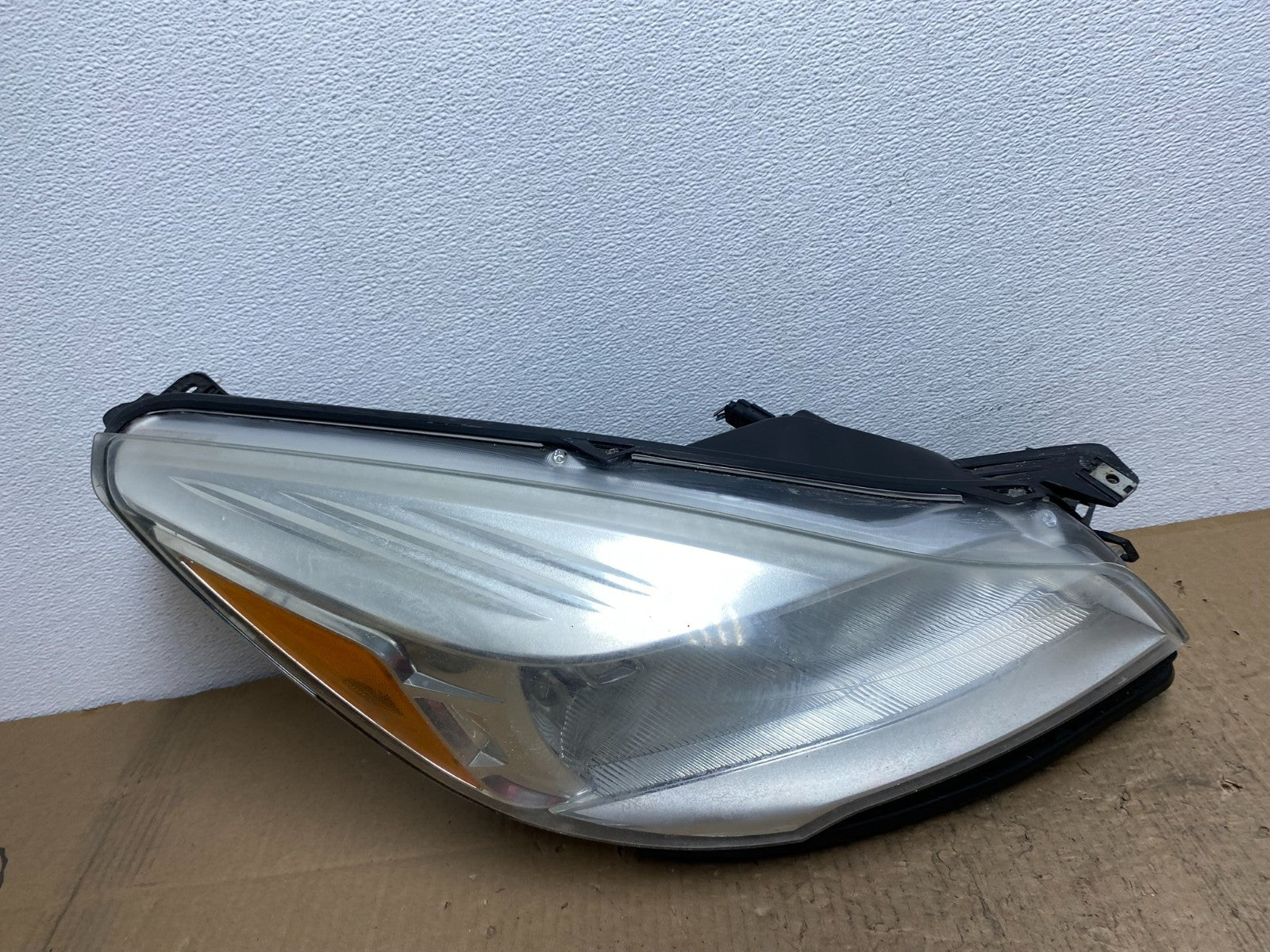 2013 - 2016 Ford Escape Headlight Right Passenger RH Side Halogen AB8528 DW0