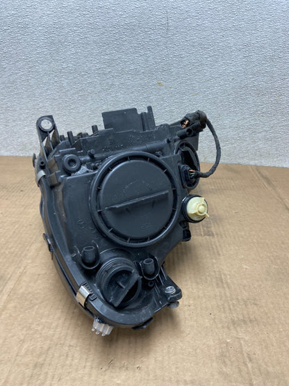 2006 - 2011 Mercedes W219 CLS500 Right Passenger Halogen Headlight OEM AA5341 DW7