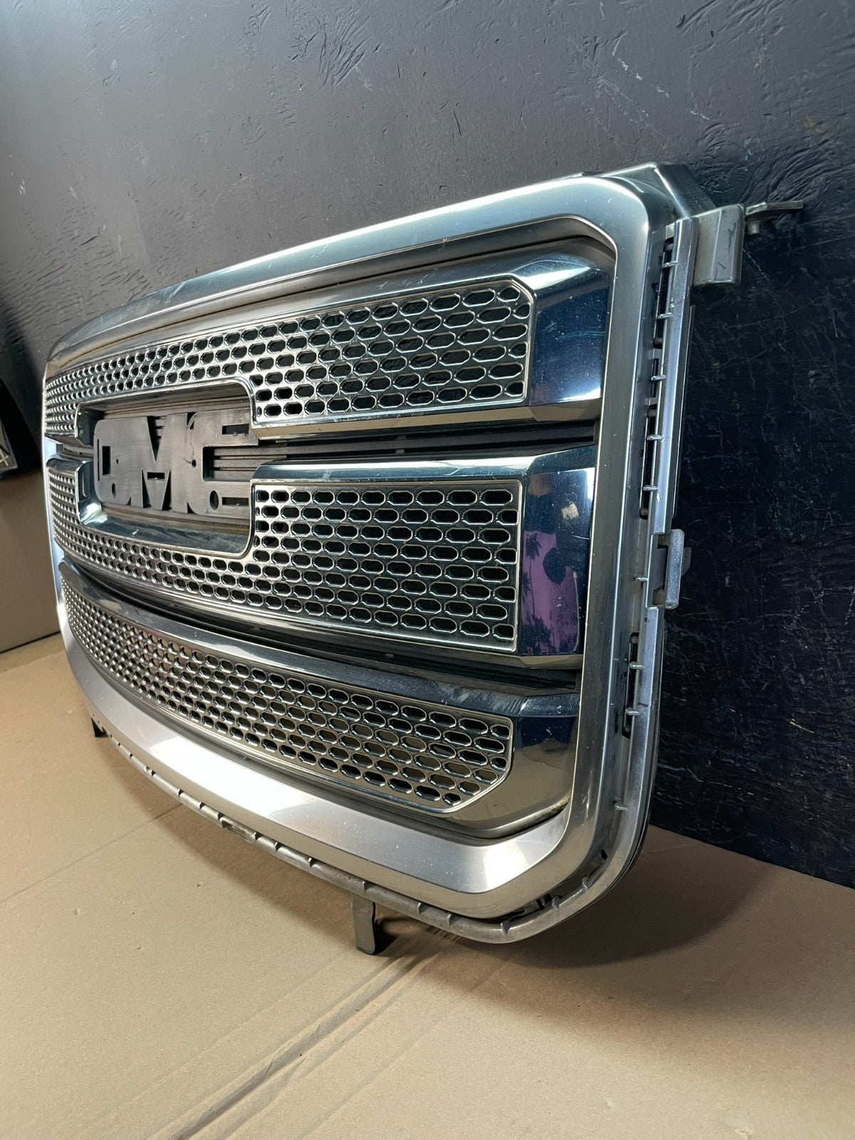 2013 2014 2015 GMC Acadia Denali Front Upper Grill Grille AD8322 DG1