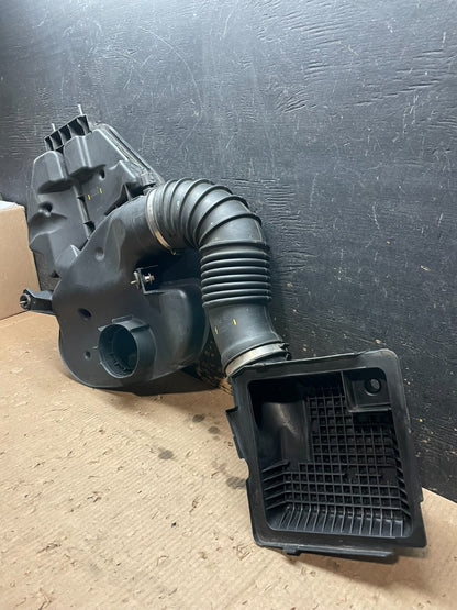 2009 Dodge Durango Air Cleaner Box 53034084AD Z33554