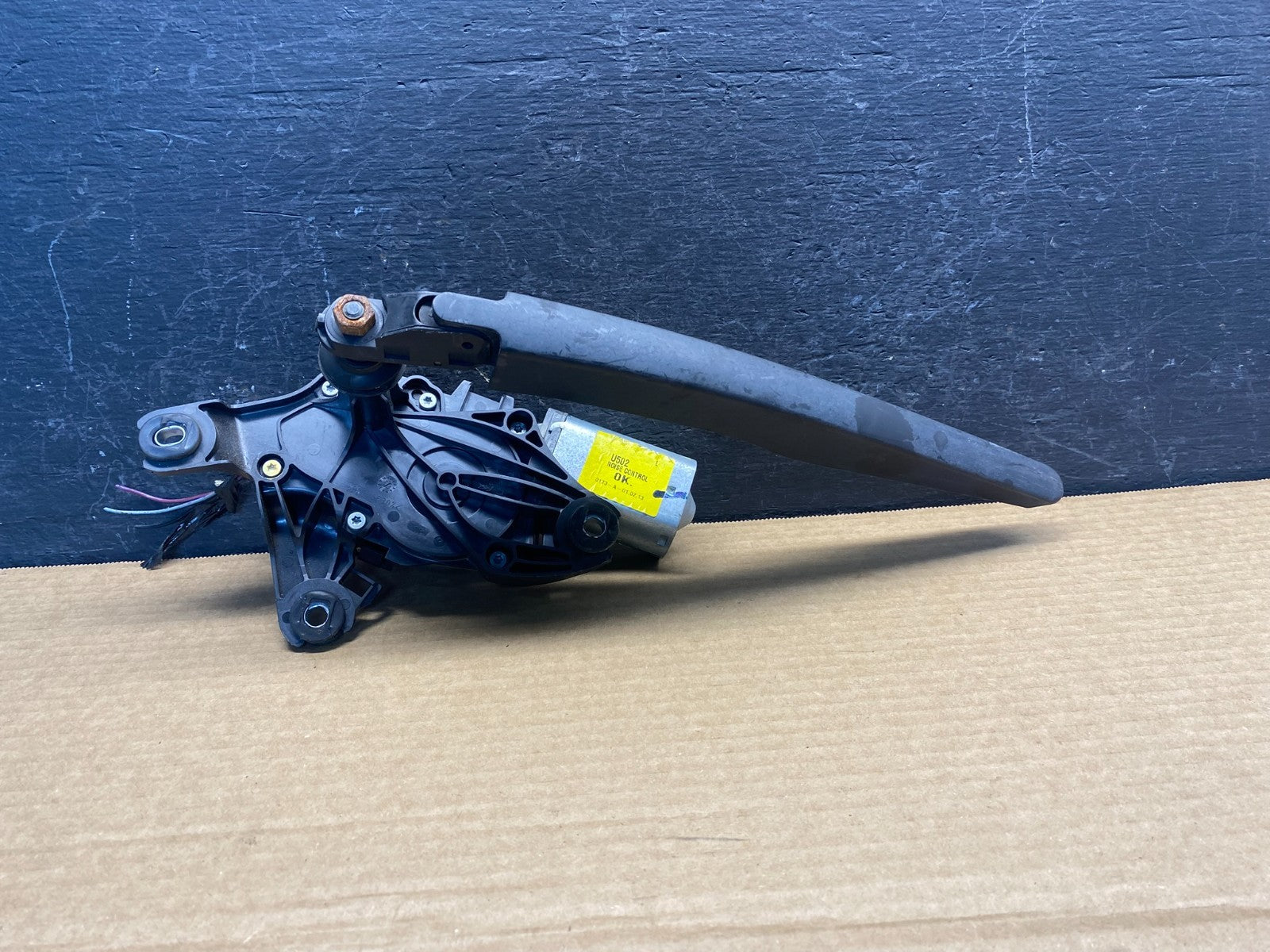 2011 to 2019 Ford Explorer Rear Windshield Wiper Motor AF6721 DG0