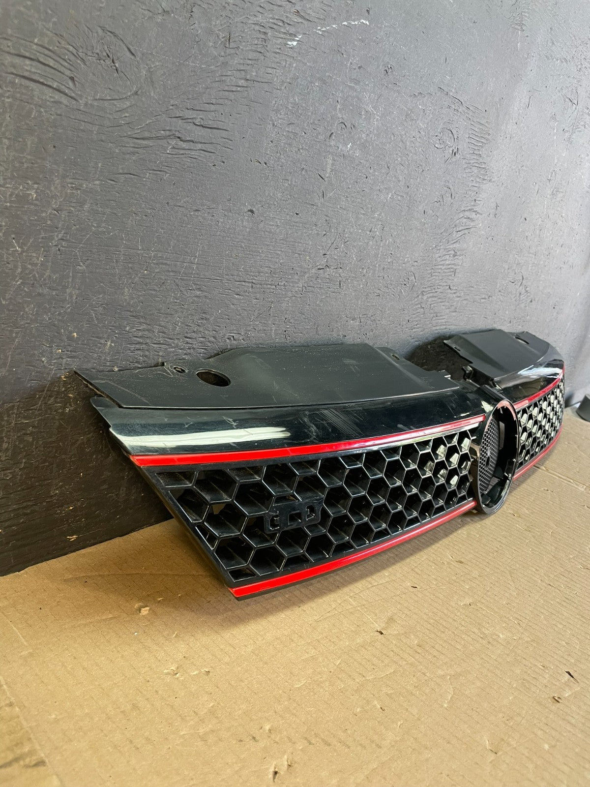 2011 to 2014 Volkswagen Jetta GLI Sedan Front Upper Grille Grill ae3749 DG2