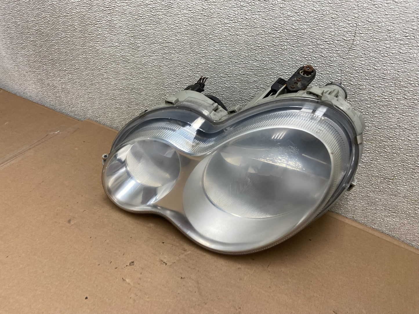 2005 to 2007 Mercedes-Benz C-Class Left Driver LH Side Headlight OEM AA9871 DW1