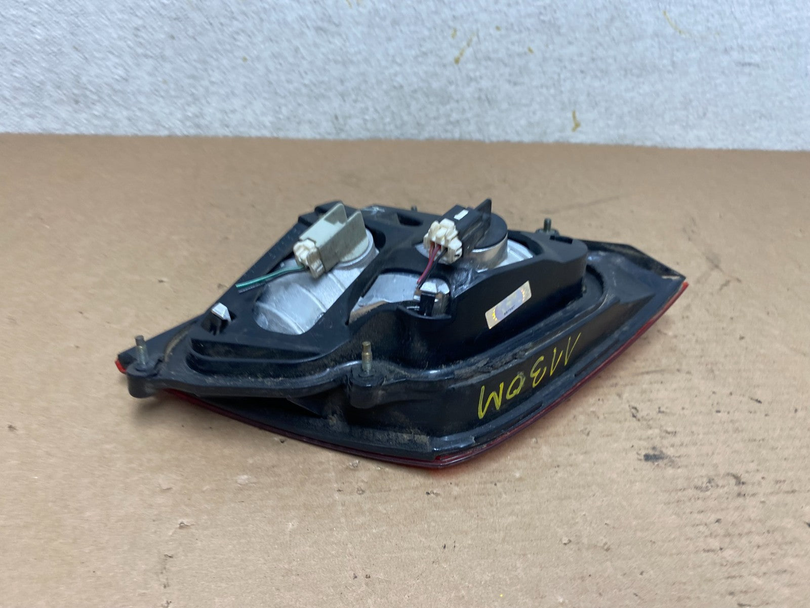 2002-2004 Infiniti i35 Inner Right Passenger Rh Side Tail Light OEM O9779 DW4