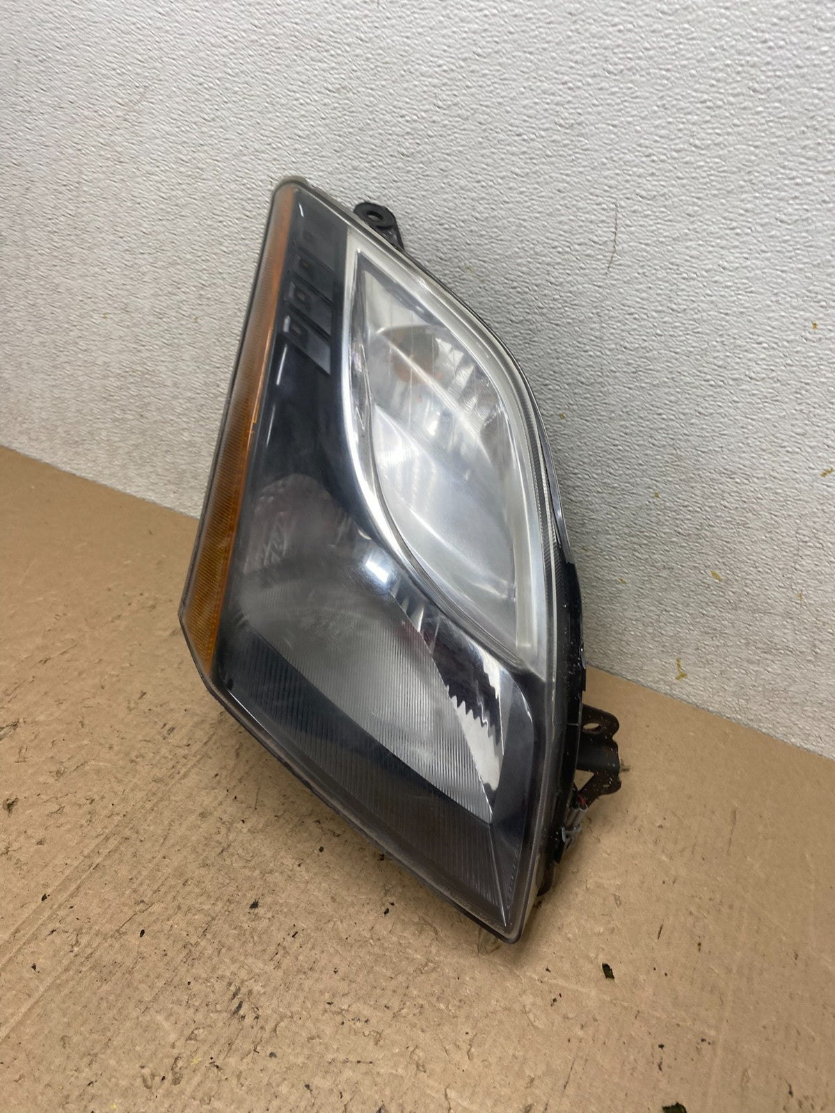 2010 2011 2012 Nissan Sentra Halogen Right Passenger Black Headlight Q2858 DW1