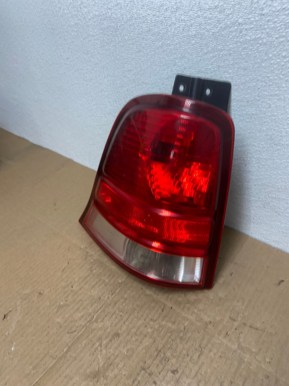 2004 to 2007 Ford Freestar Left Driver LH Side Tail Light Oem AB8244 LK1