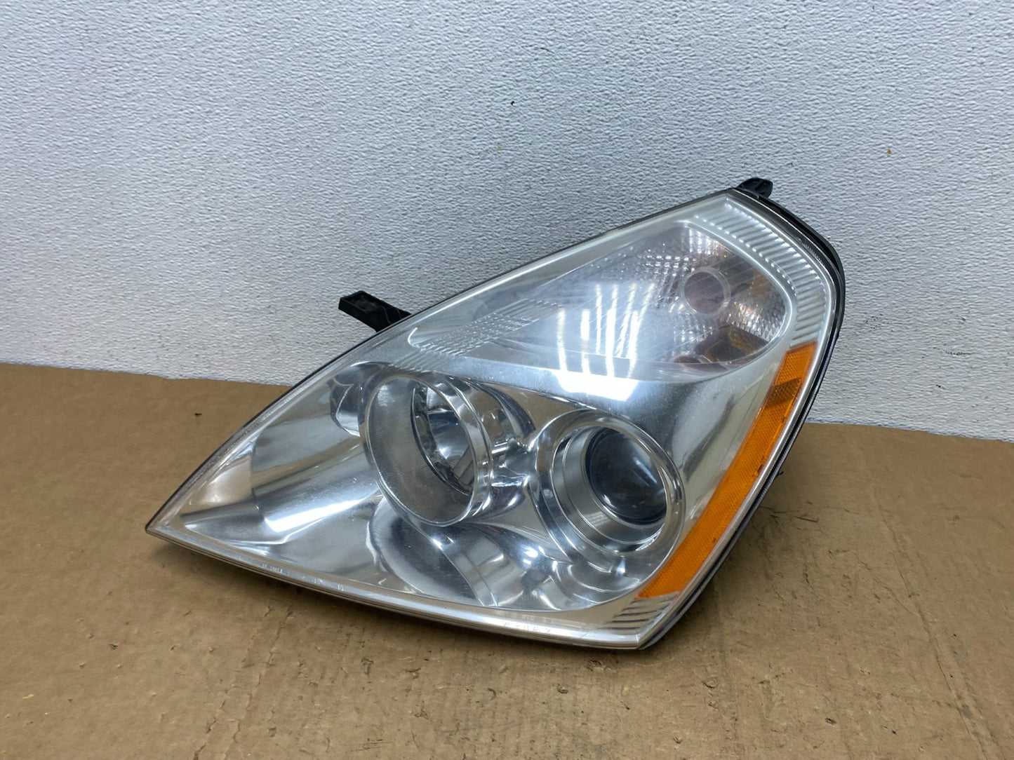 2008-2012 Kia Sedona Left Driver Lh Side Headlight Halogen AD1422 DW0