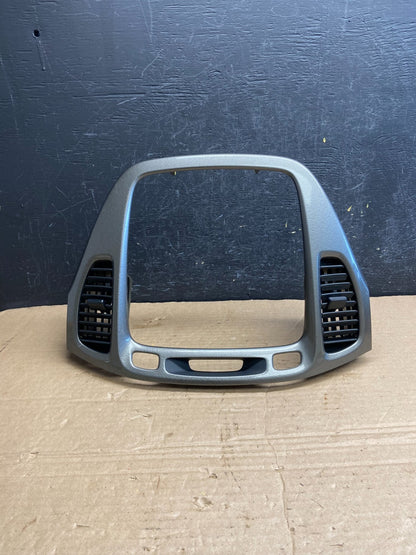 2001-2007 Toyota Highlander Radio Climate Dash Trim Bezel Air Vent af1980 DG0