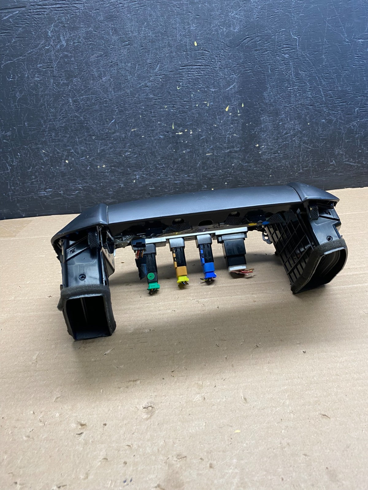 2007 to 2009 Hyundai Santa Fe Center Dashboard Radio Bezel Trim AG5207 DG3