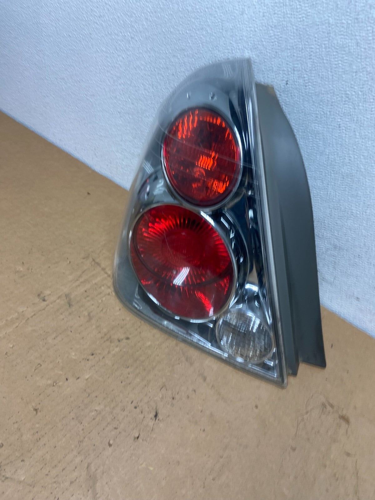 2005 to 2006 Nissan Altima Left Driver Side Tail Light AC8504 DW1