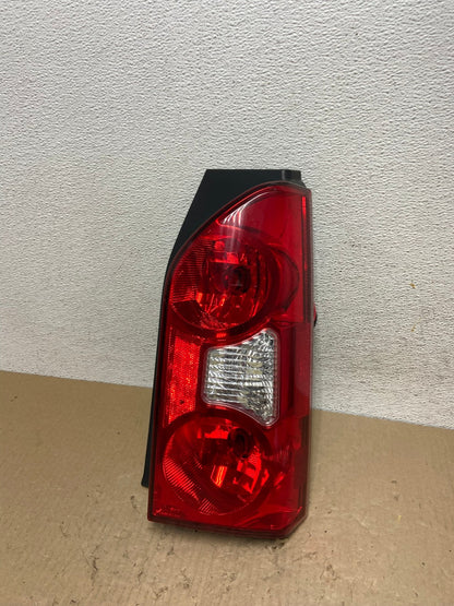 2005 to 2015 Nissan Xterra Right Passenger Rh Side Tail light AE9798 LK0