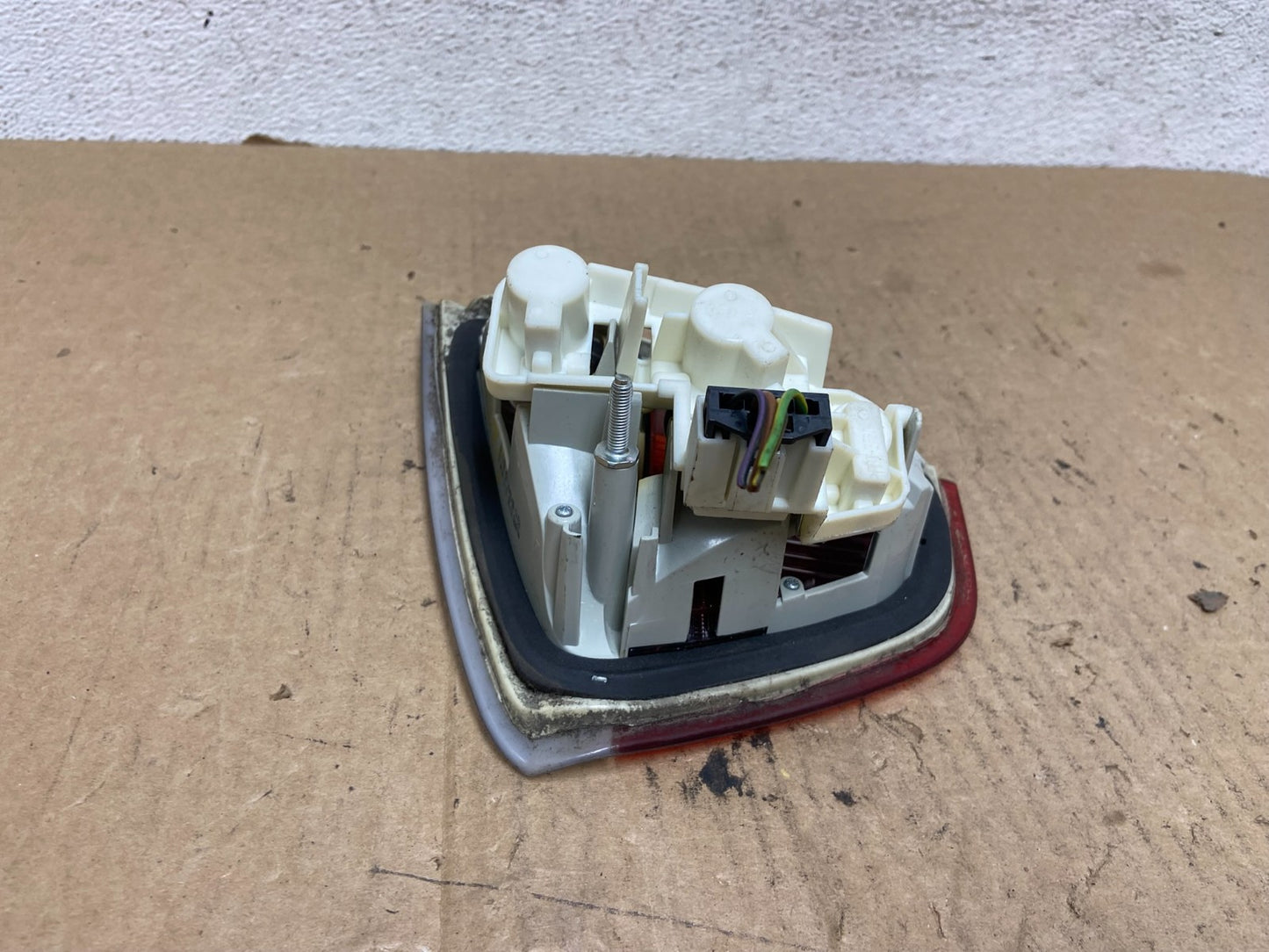 2006 to 2008 BMW 325i 328i 330i 335i Left Rear Inner Tail Light AF98803