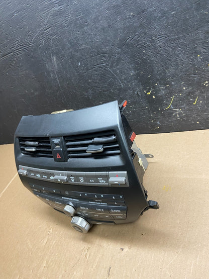 2008 to 2012 Honda Accord Front Radio Control AM./FM CD Climate Control T4455 DG1