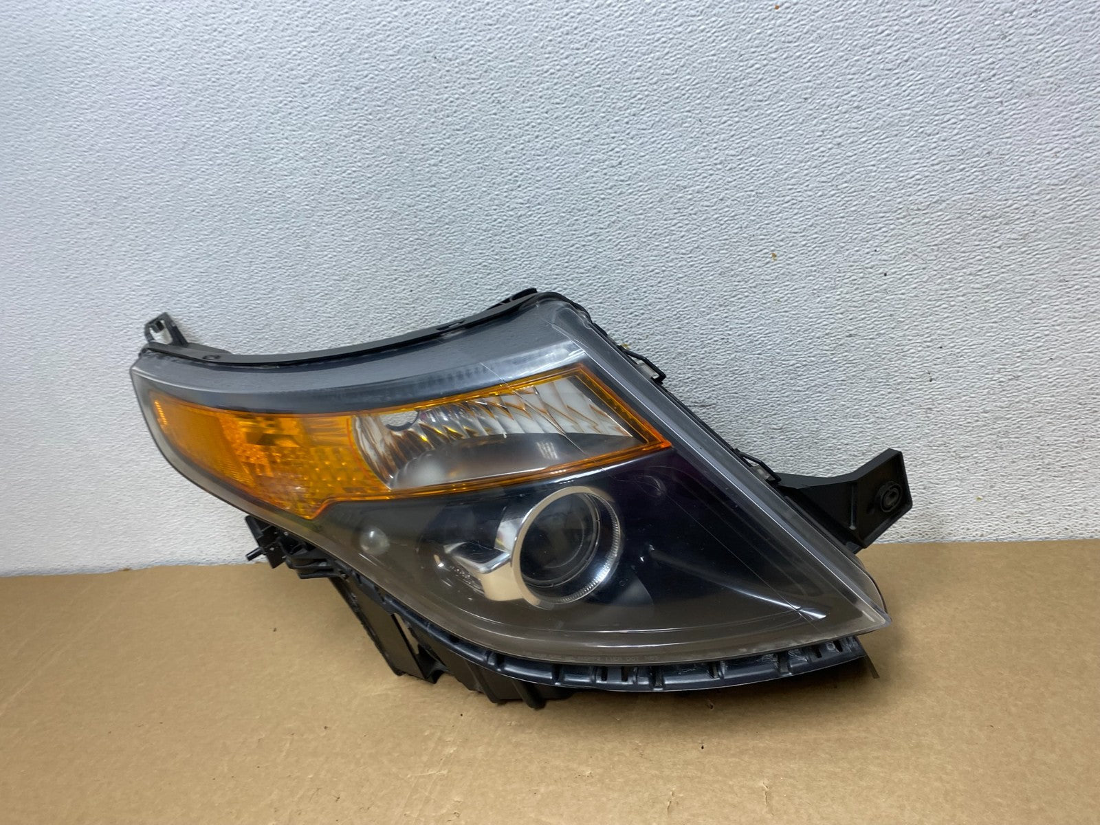 2011 - 2015 Ford Explorer Police Right Passenger Halogen Headlight AF7286 DW1