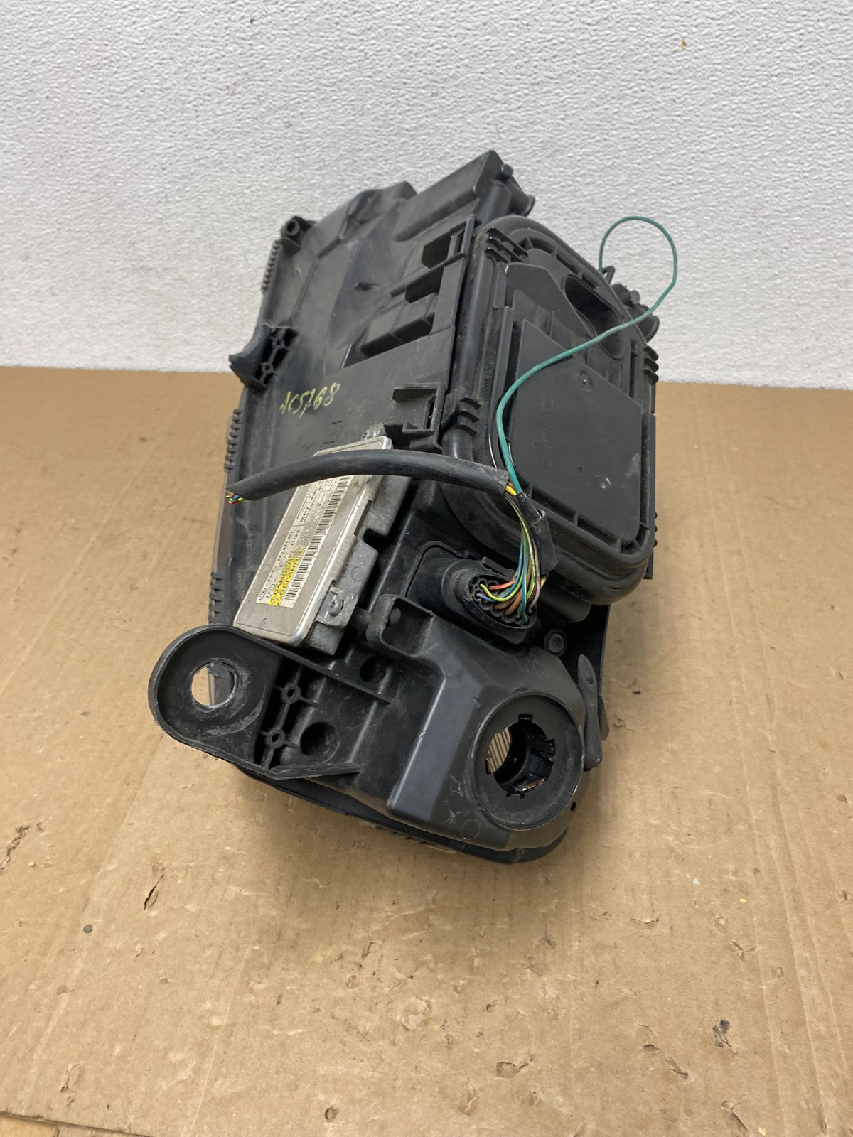 2009-2011 Audi A6 Right Passenger RH Side Headlight Xenon HID AC5768 DW8