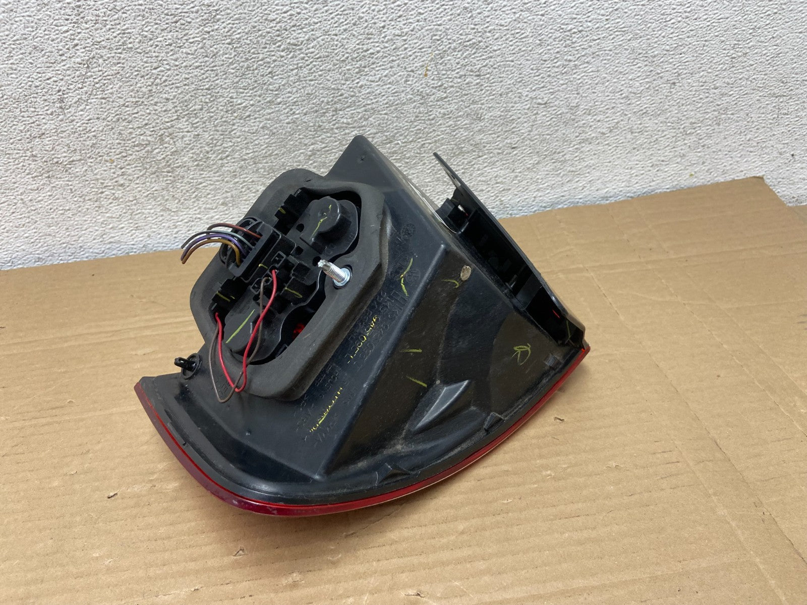 2008 2009 2010 Volkswagen Jetta Left LH Side Tail Light AG8885 DW4