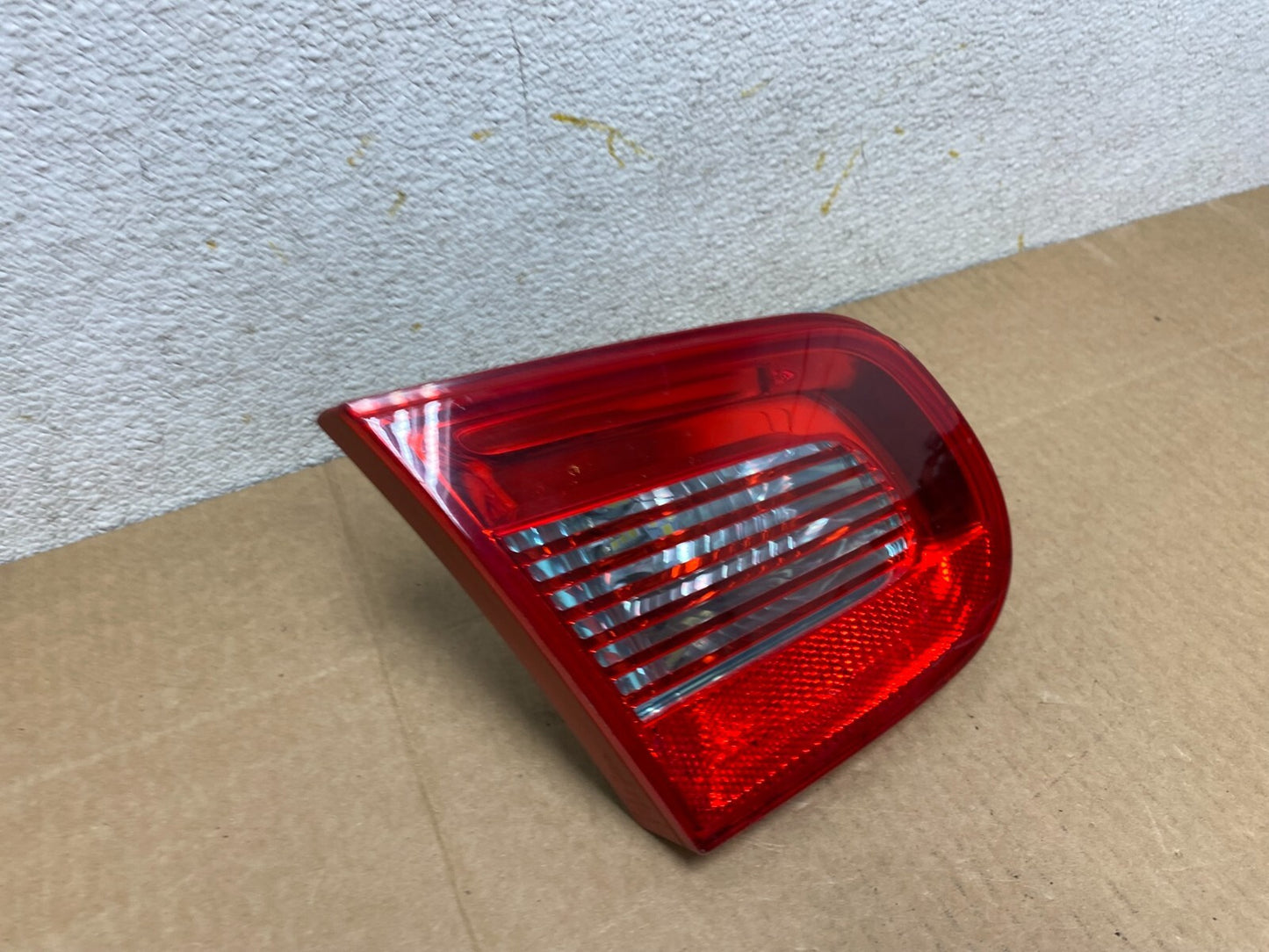 2007 2008 2009 2010 2011 Volkswagen Eos Left Driver Tail Light Inner O67382
