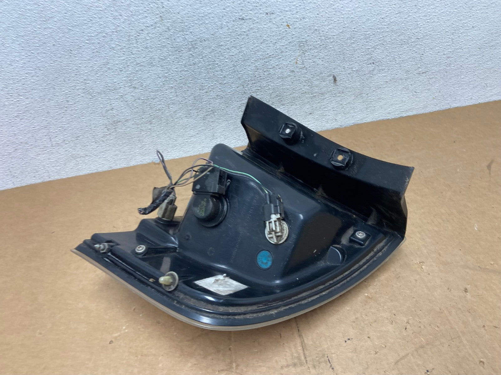 2007 to 2010 Ford Edge Tail light Left Driver Side AD6343 LK5