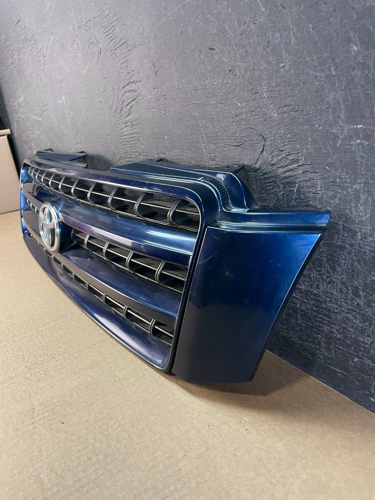 2001 - 2003 Toyota Highlander Front Upper Grille Grill With Emblem AF5225 DG1