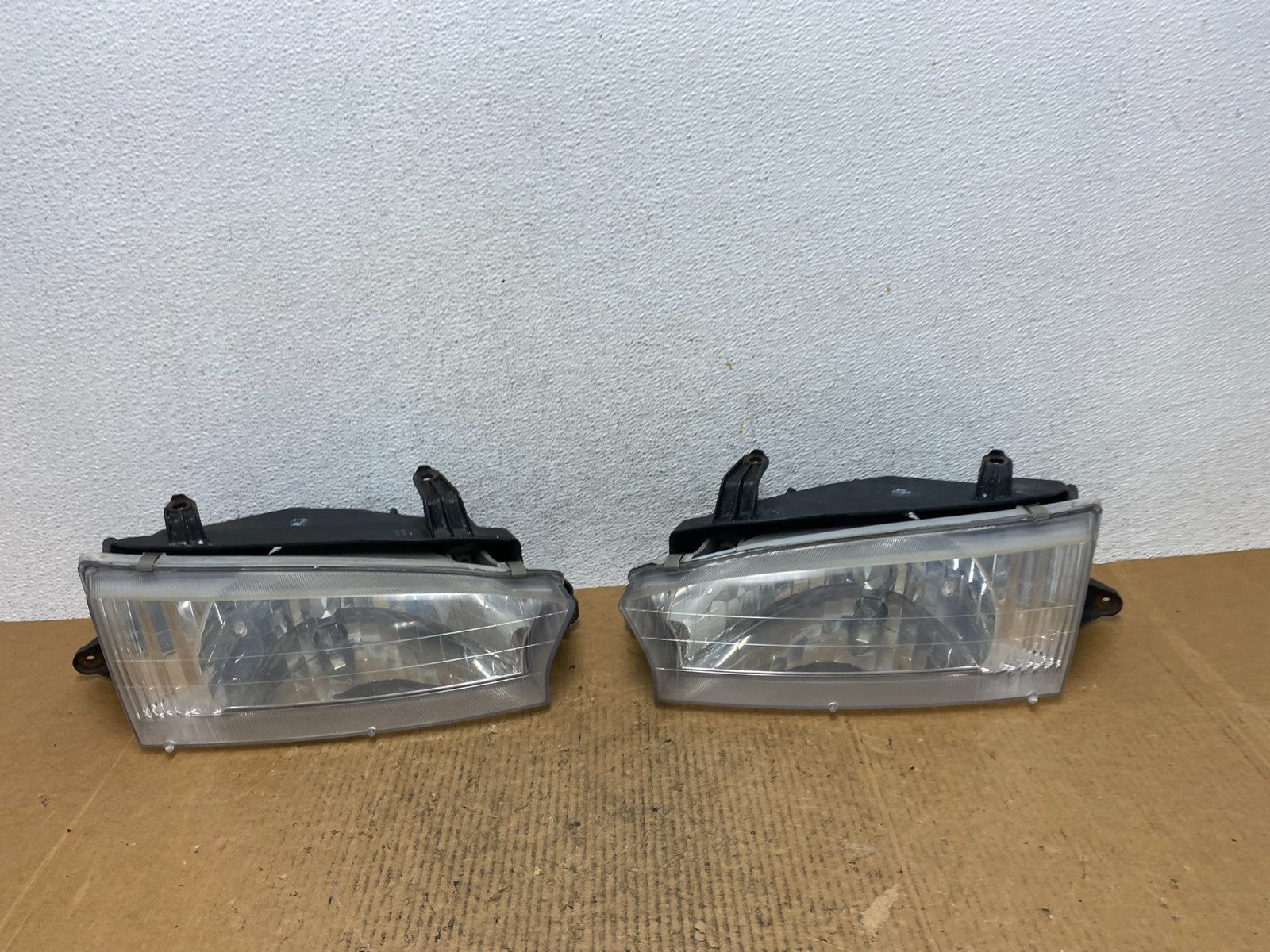 1997 - 1999 Subaru Legacy Left+Right Side Headlights Halogen AE1432 DW0