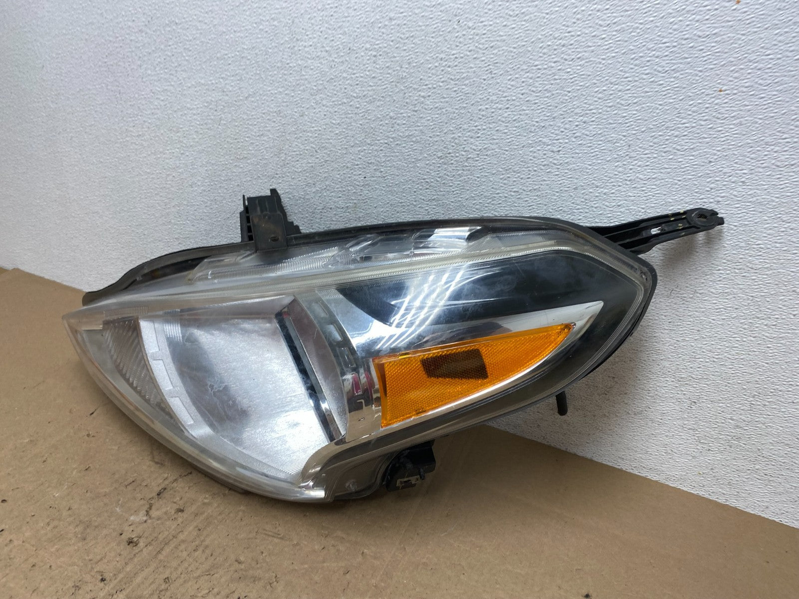 2015 to 2019 Nissan Versa Headlight Left Driver Lh Side AE6506 DW1