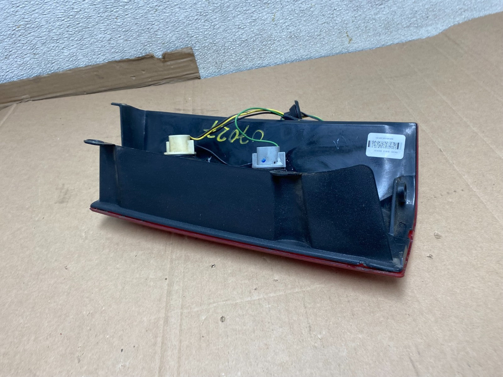 2003 to 2017 Chevrolet Express 1500 Left Driver Side Tail Light U7026 DW3