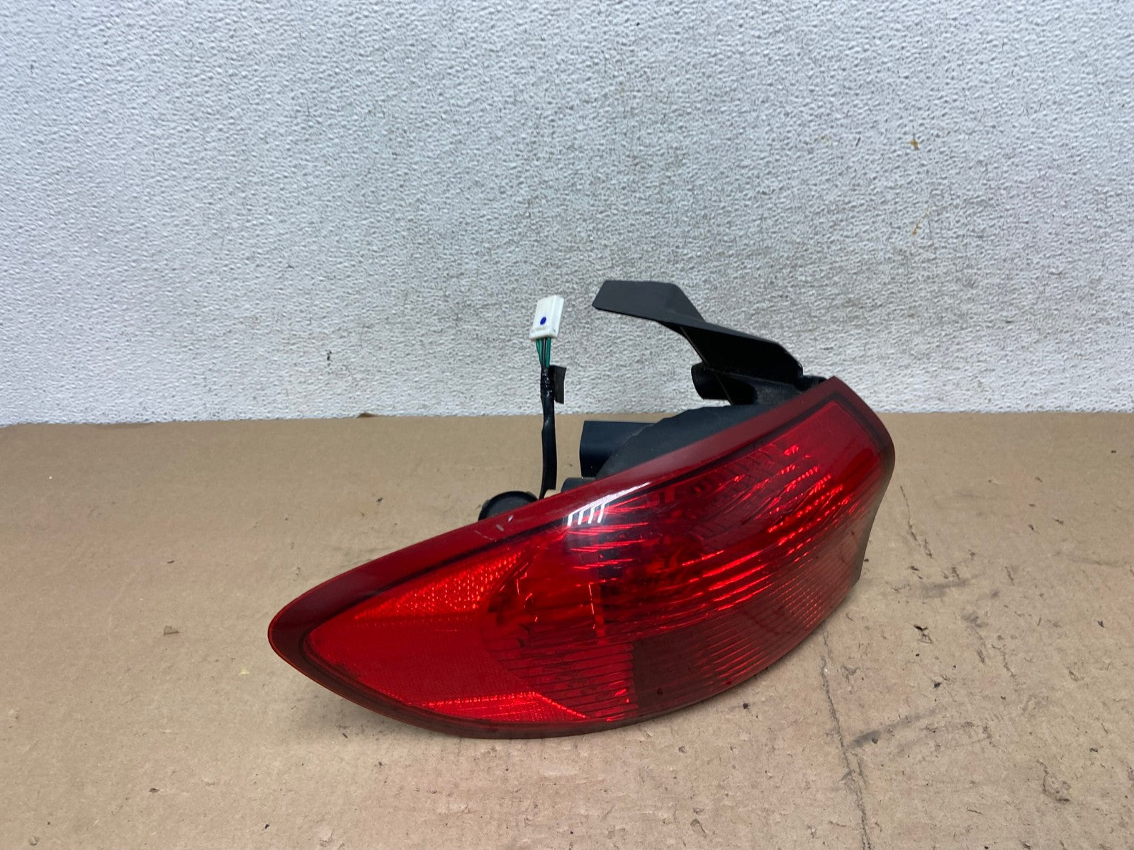 2006-2007 Subaru Tribeca B9 Left Driver Lh Side Tail Light AG5584 LK2